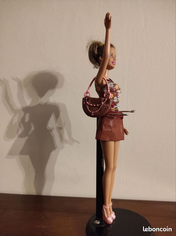 Vêtements pour poupées Barbie (image 2)