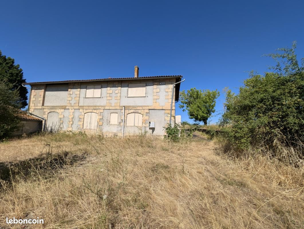 Maison 220 m² · à Capian · 220 m² · 130 000 €