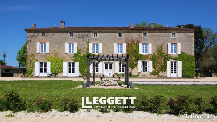 Maison 12 pièces 400 m²