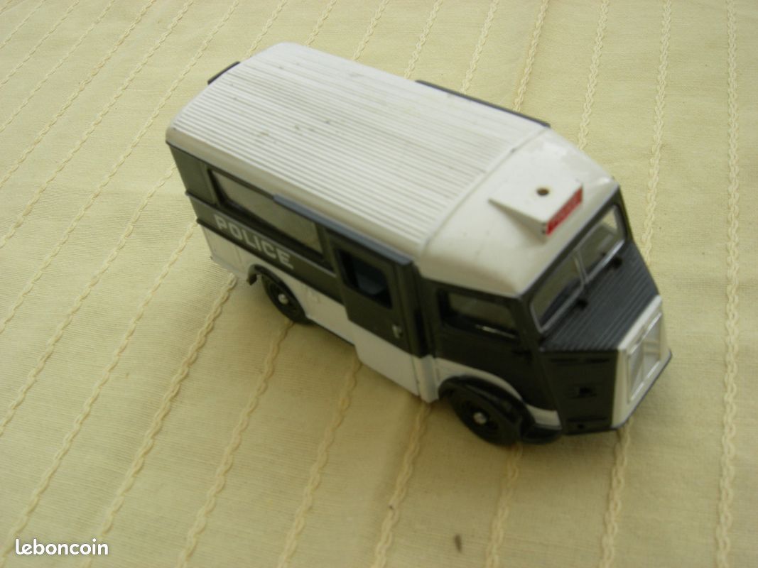 Véhicule Citroën Type H Norev Police miniature (image 8)