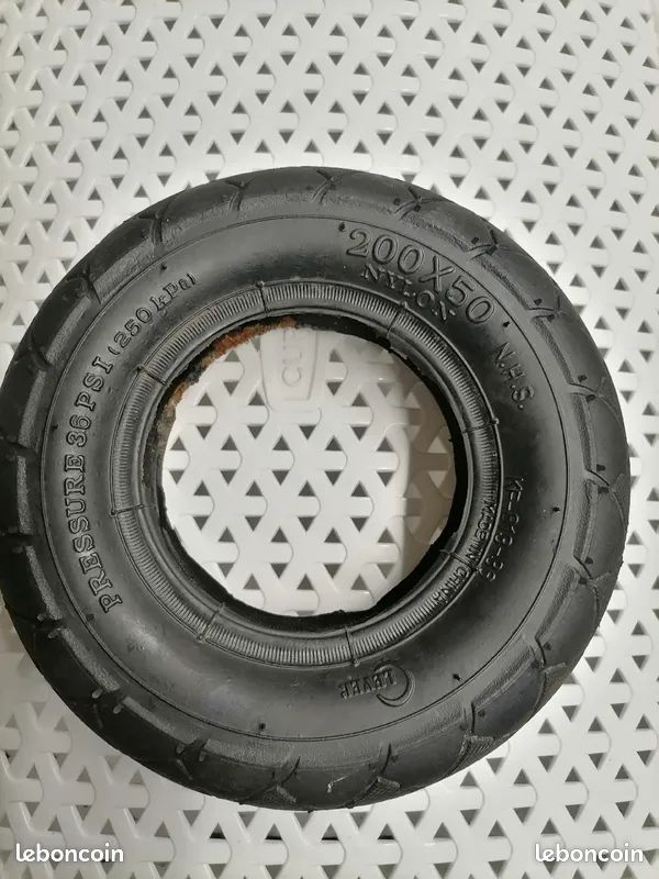 Pneu chariot 200 x 50 (image 1)