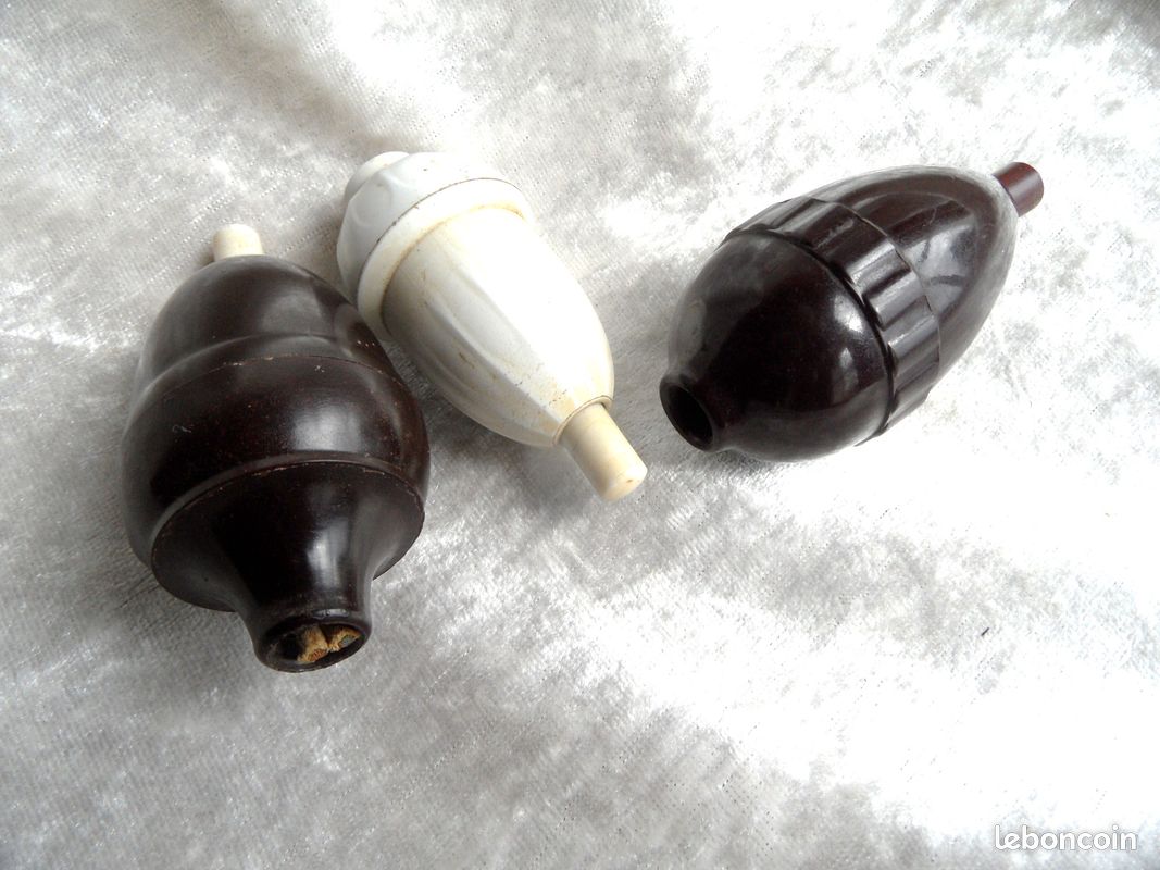 Poire électrique ancienne , lot de trois , bakélite (image 3)