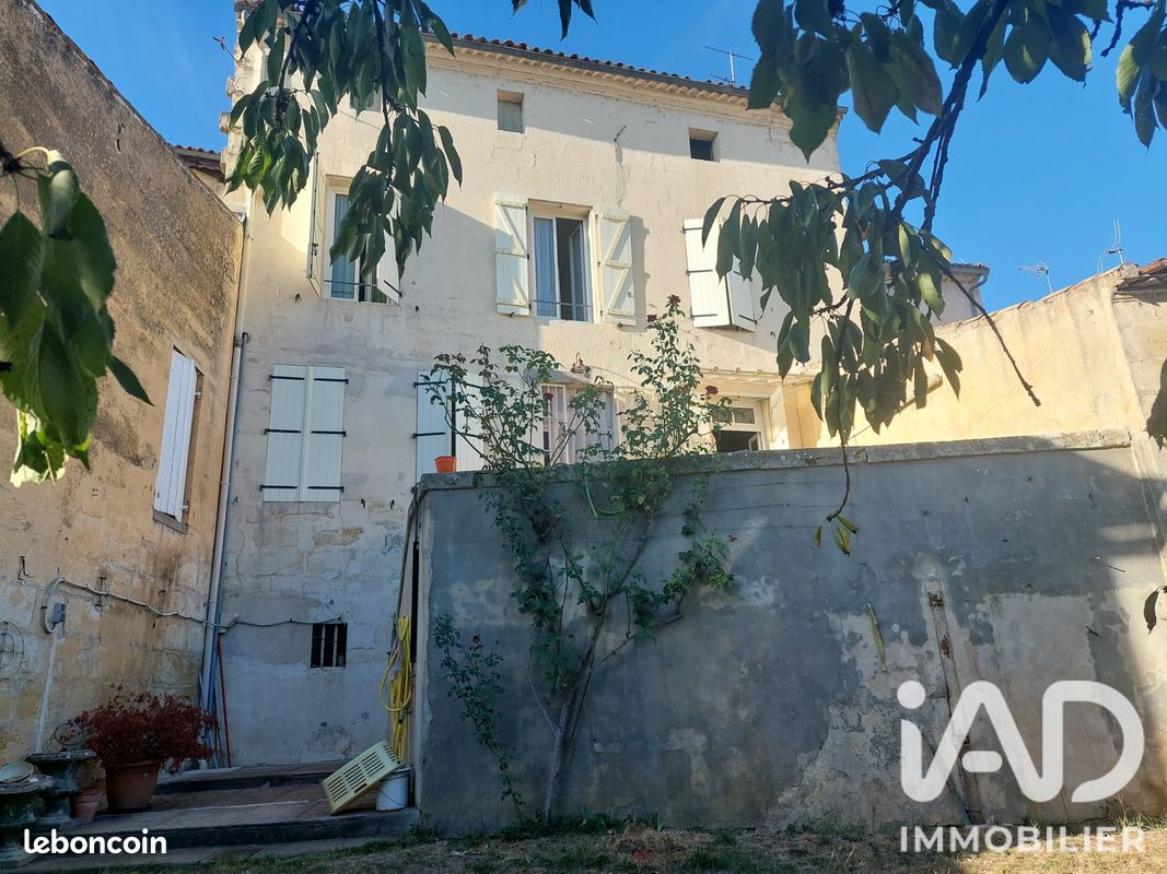 Maison 8 pièces 212 m² · à Castillon-la-Bataille · 212 m² · 165 000 €