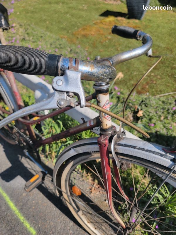 Très ancien vélo vintage marque LE FAUCON ( produit des années 60/70 à Marc-en -Baroeul) (image 2)