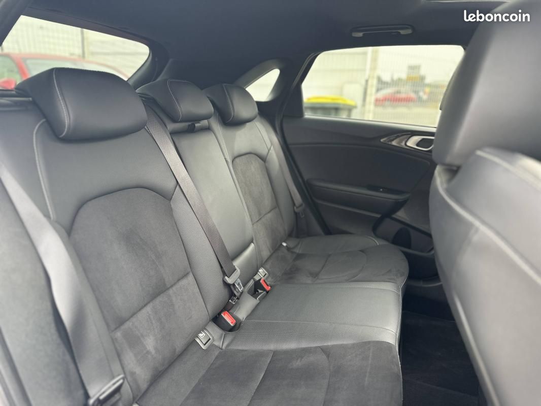 Kia Cee'd 1.6 CRDi GT Line Premium (image 13)