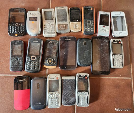 Lot Anciens Téléphones Portables - Pour Pièces Détachées