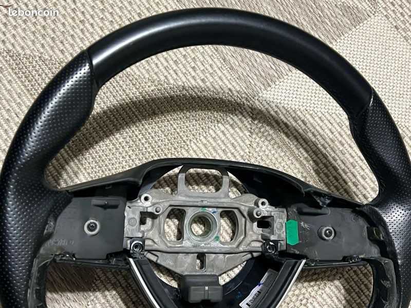Volant d’origine Maserati Ghibli (image 3)