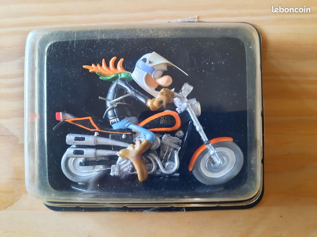 NEUF 1/18 FIGURINE MOTO JOE BAR TEAM CHRIS DEB HONDA 350 CB KITEE