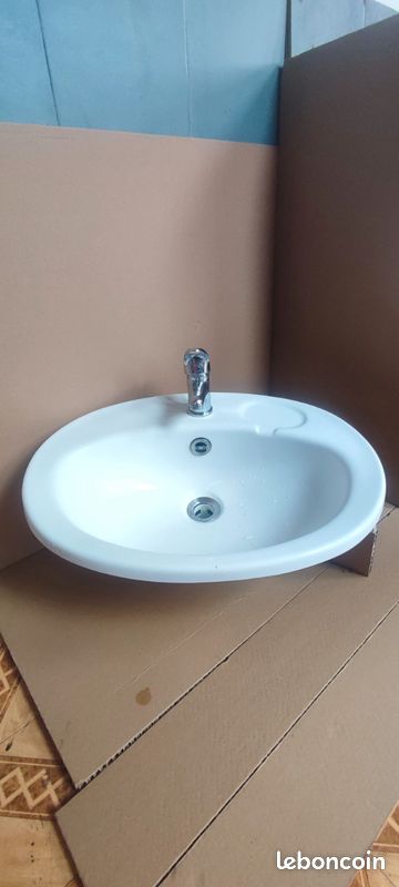 Lavabo résine + mitigeur (image 1)
