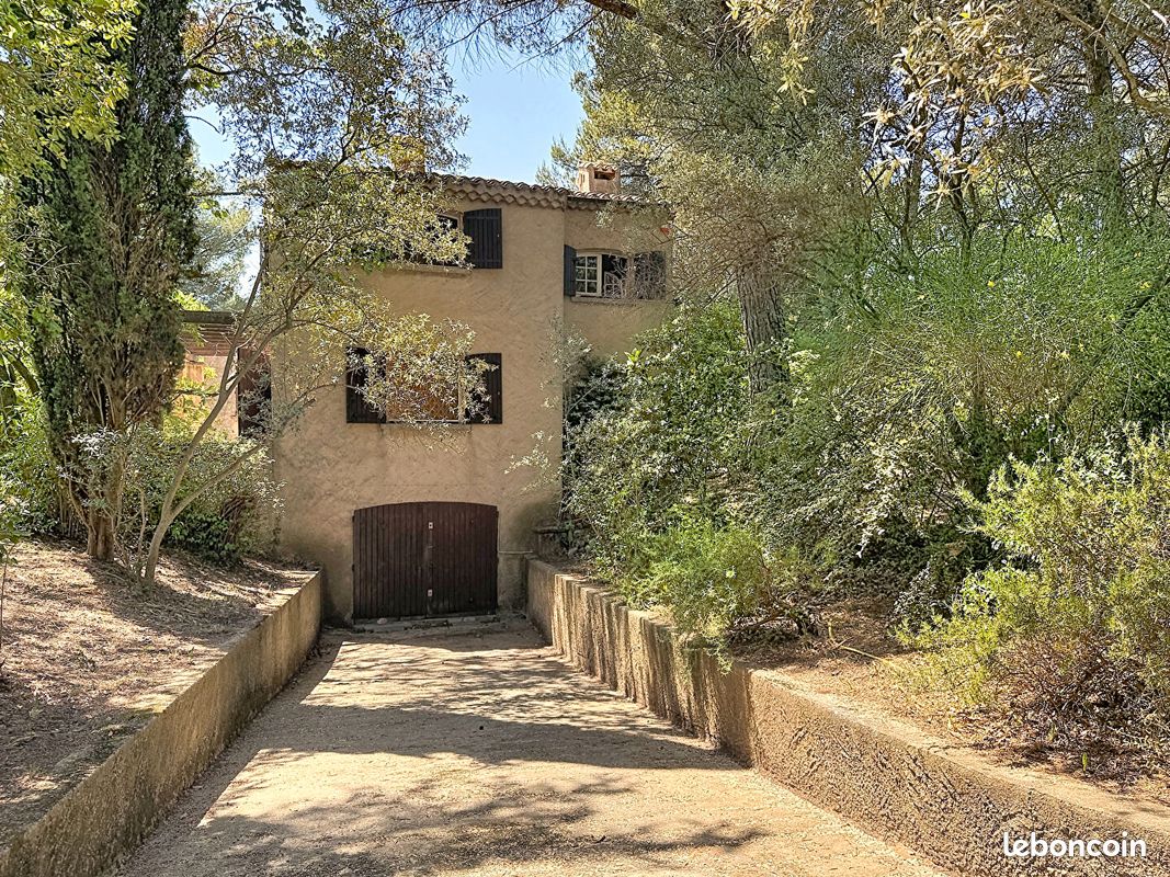 Maison 7 pièces 165 m² · à Aix-en-Provence · 165 m² · 849 000 €