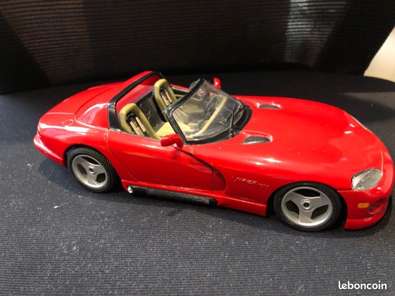 DODGE VIPER SRT 10 ACR 1:24 Modèle Bburago 18-22114
