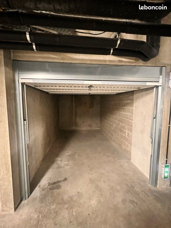 Box garage - Memoz Pinel Lyon 8eme · 100 €