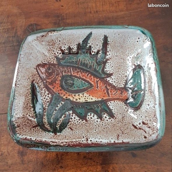 Plat faïence de Vallauris. Années 60, décor de poisson (image 9)