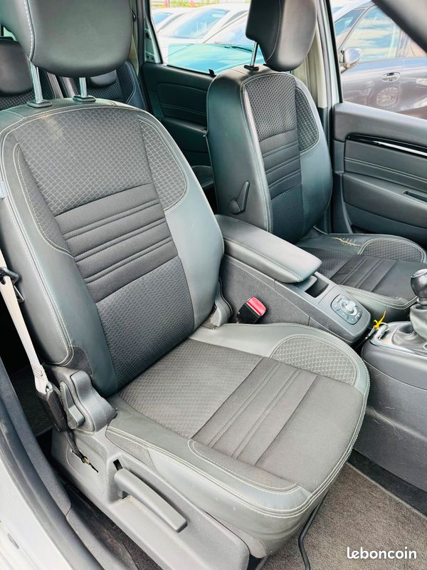 RENAULT SCENIC III dCi 130CV Energy Bose Edition (image 14)