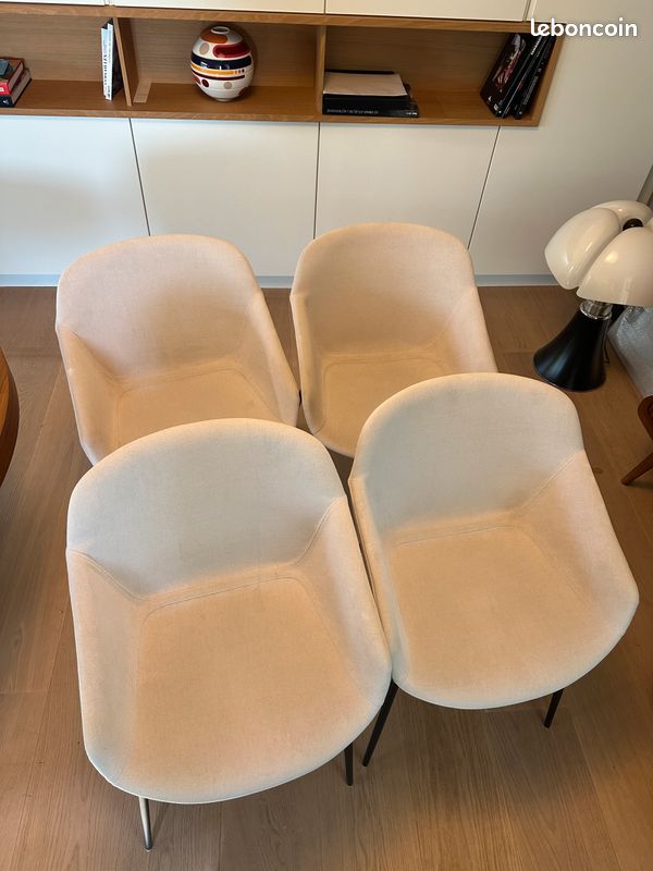 1 table salle à manger et 4 chaises BoConcept (image 6)
