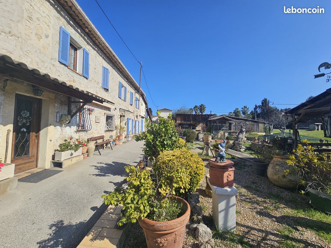 Maison 13 pièces 310 m² · à Mougins · 310 m² · 1 254 000 €