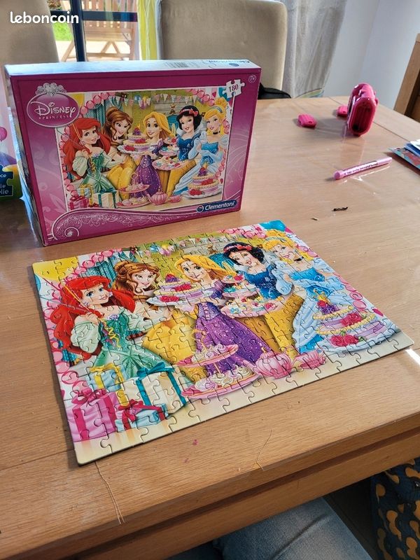 Puzzles disney princesses cendrillon, pocahontas... (image 1)