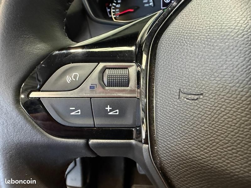 Peugeot 208 1.2 PureTech 100ch S&S Active Pack 118g (image 18)