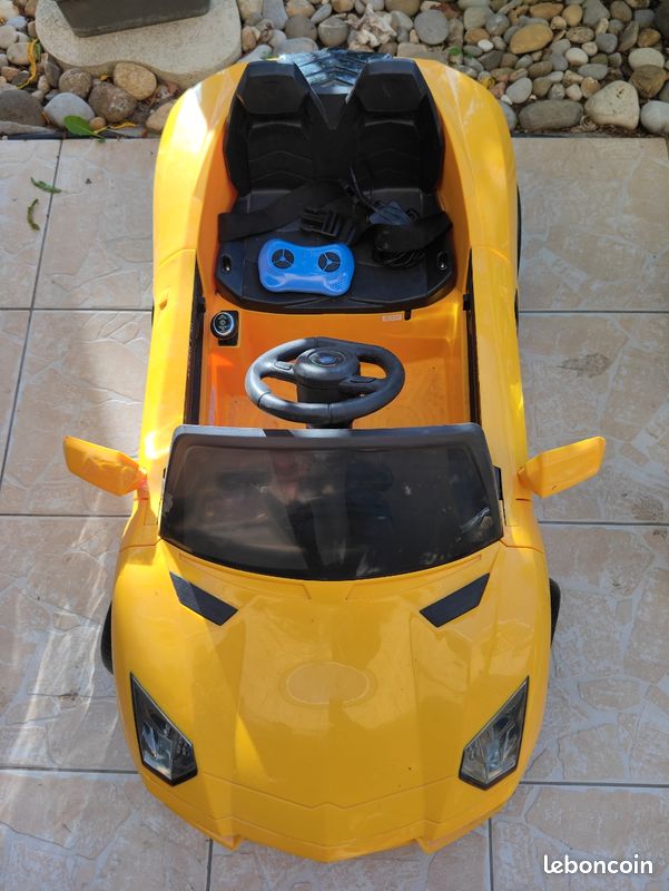 Voiture telecommandee (image 1)