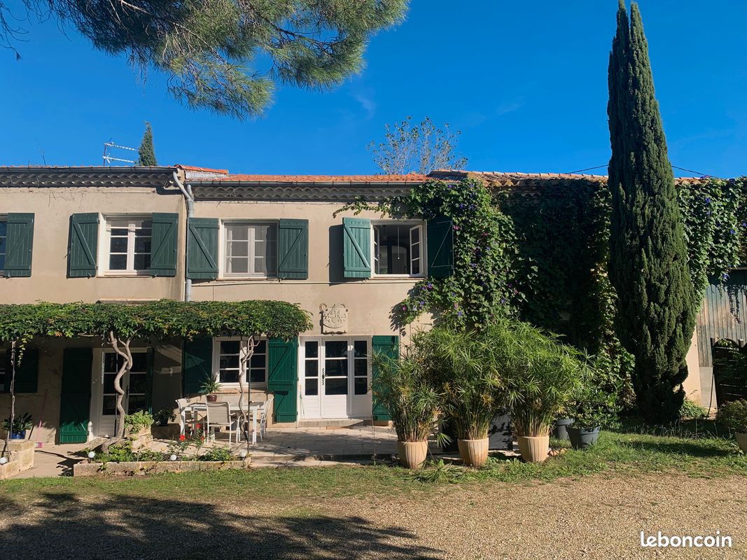 Maison 15 pièces 335 m² · à Bellegarde · 335 m² · 465 000 €