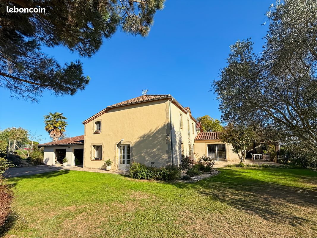 Maison 5 pièces 160 m² · à Aire-sur-l'Adour · 160 m² · 240 000 €