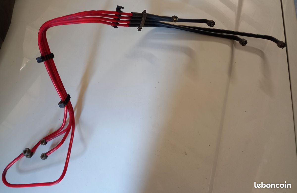 Kit de 4 durites d'injecteurs Ford Escort XR3i MK3 et MK4 (image 1)