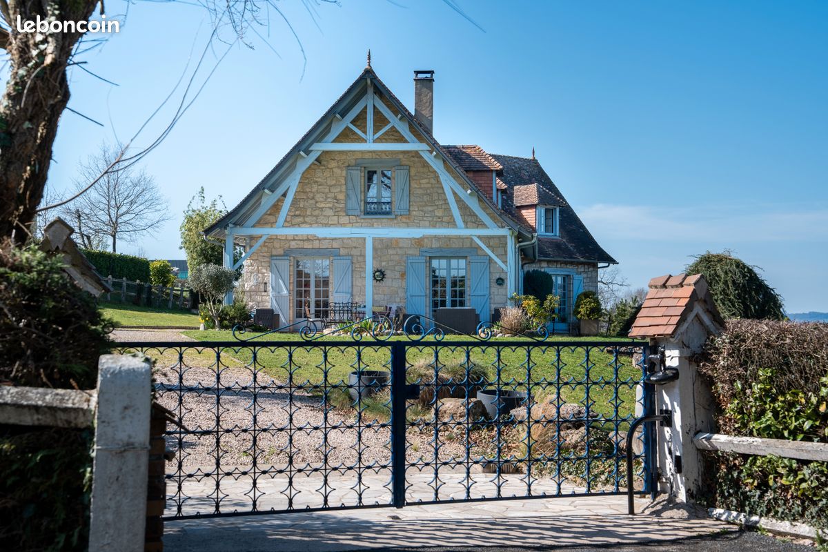 Maison 7 pièces 202 m² · à Ussac · 202 m² · 550 000 €