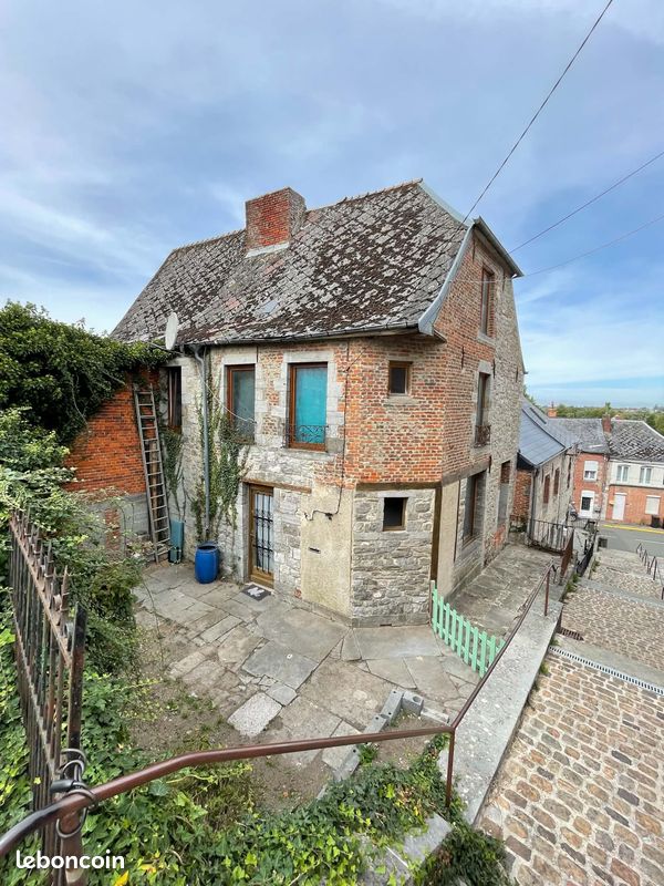 Maison 5 pièces 160 m² · à Avesnelles · 160 m² · 90 000 €