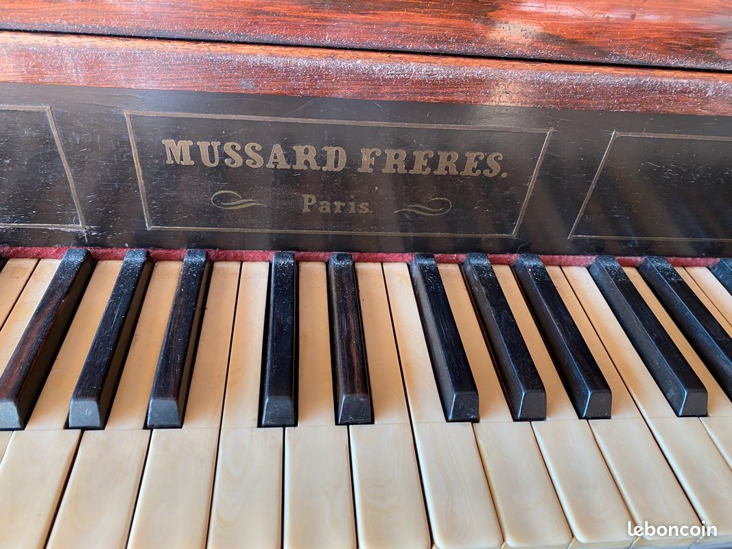 Piano droit Mussard frères, à restaurer (image 3)