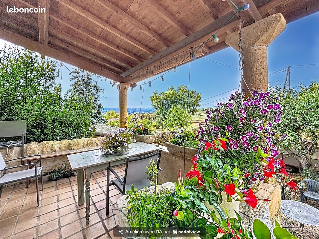 Maison 7 pièces 183 m² · à Saint-Germain-Nuelles · 183 m² · 595 000 €