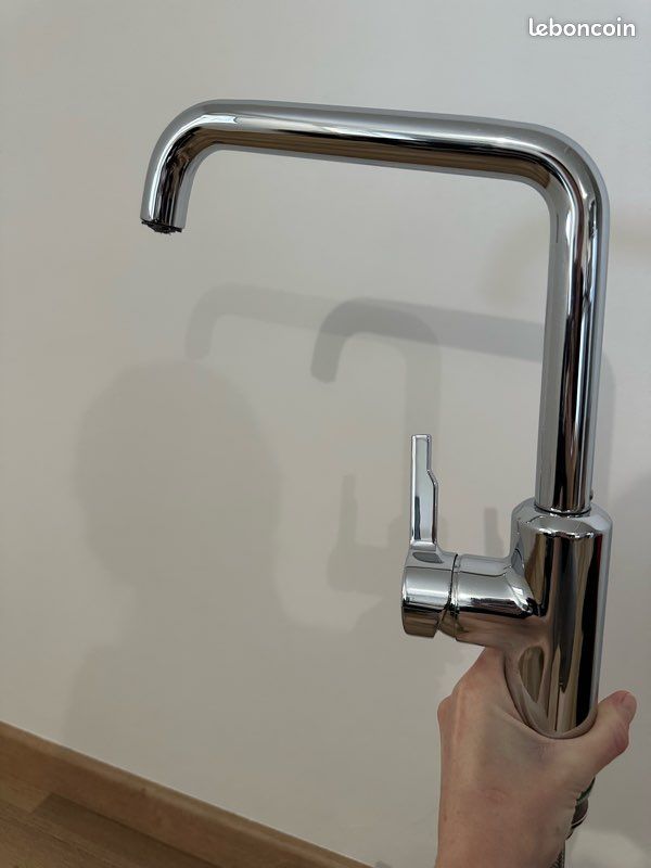 Mitigeur Franke - kubus à bec (image 1)