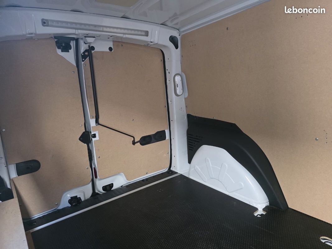 đrenault kangoo maxi 1.5 blue dci 95 ch extra r-link bvm6 đ1ere main â©ïžentretien constructeurâ©ïžFAIBLE KILOMETRAGE â©ïž4900KM â
ïžETAT NEUF (image 14)