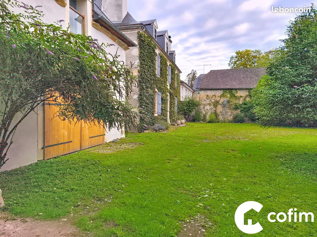 Maison 10 pièces 343 m² · à Pau · 343 m² · 690 000 €