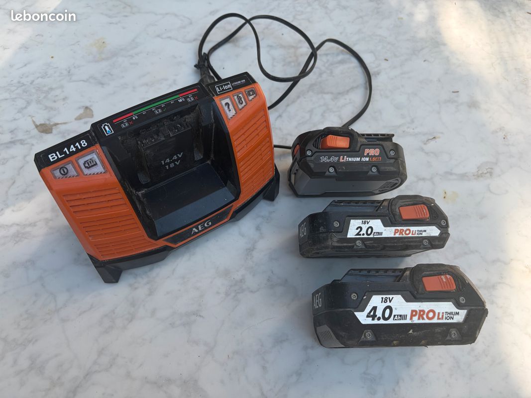 Batteries AEG 18v + Chargeur AEG BL1418 (image 1)