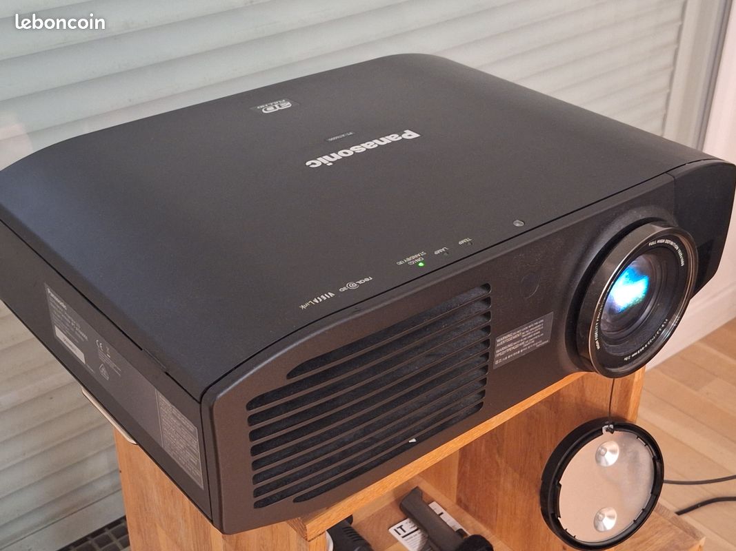 Panasonic PT-VMZ72EJ Vidéoprojecteur, 1920 x 1200 WUXGA, 7200 Lumen | Blanc | 1000034046