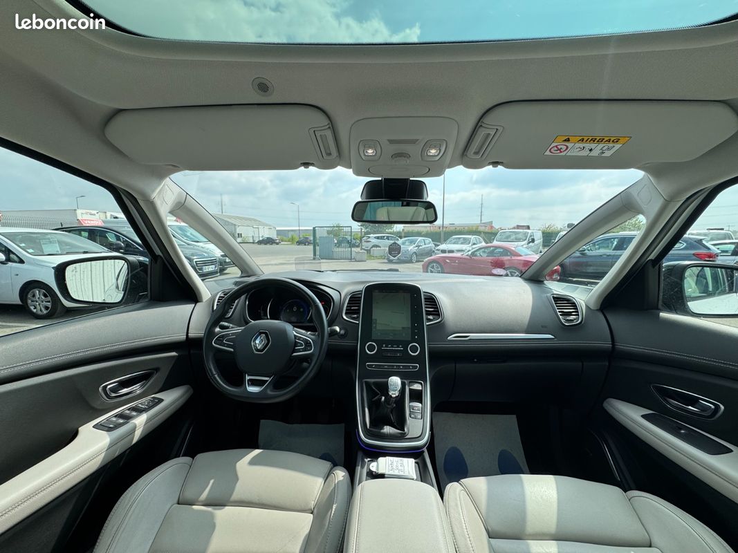 RENAULT SCENIC IV Edition One 1.2i 130 CV 09/2016 47800 KM TOIT PANORAMIQUE INTIÉRIEUR CUIR SIÈGES CHAUFFANTS ET MAS (image 10)
