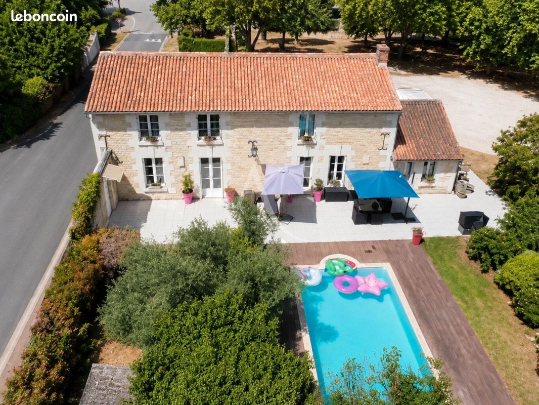 Maison 6 pièces 260 m² · à La Chaussée · 260 m² · 450 000 €