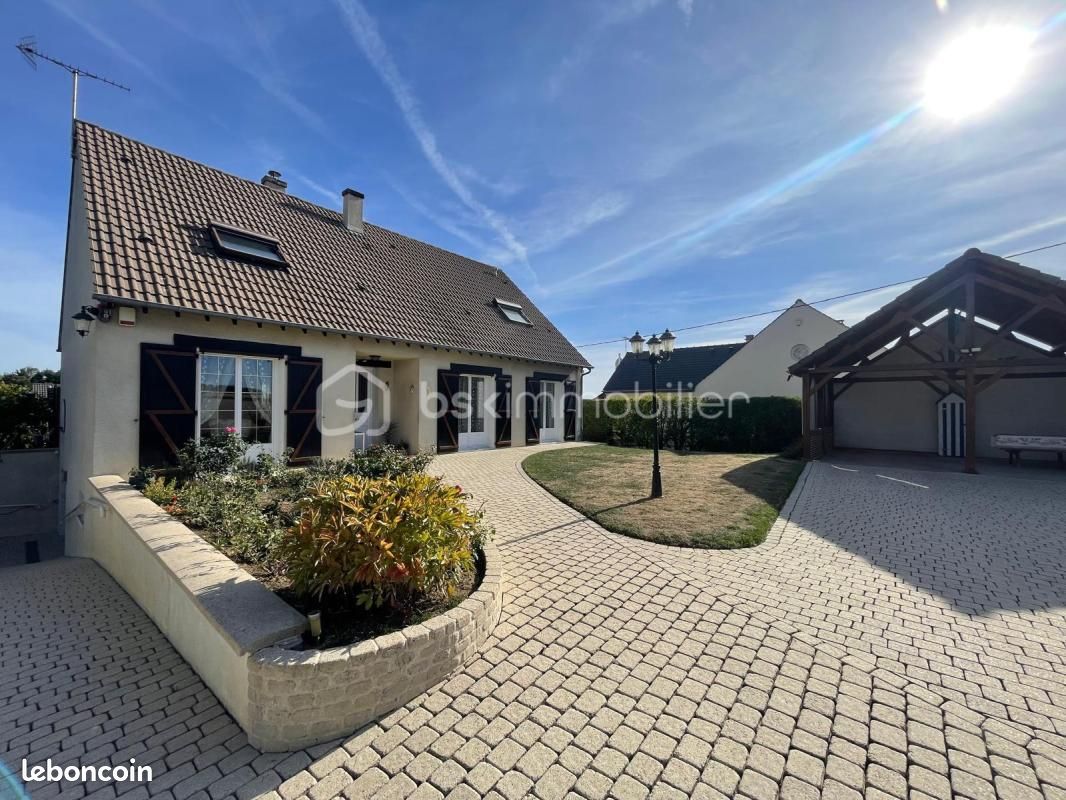Maison 7 pièces 196 m² · à Briarres-sur-Essonne · 196 m² · 299 250 €