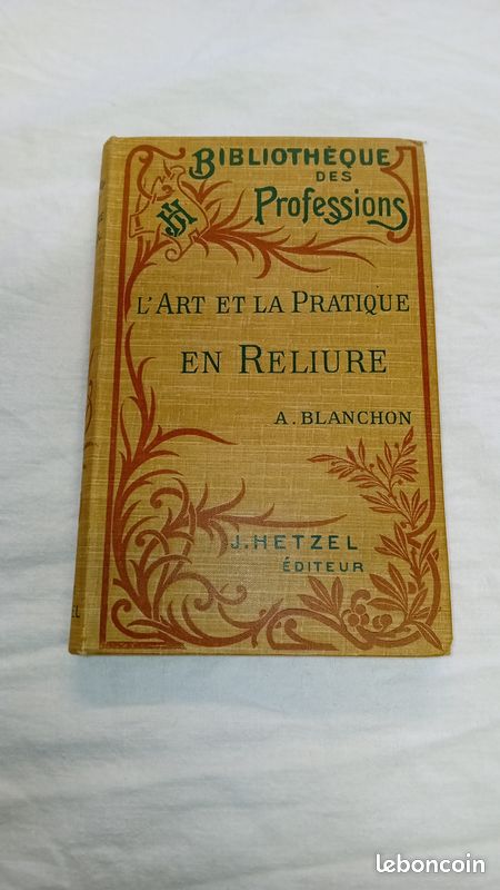 Lot 4 livres anciens reliure cuir réalisée à Hanoï - Le Grenier de Lisette