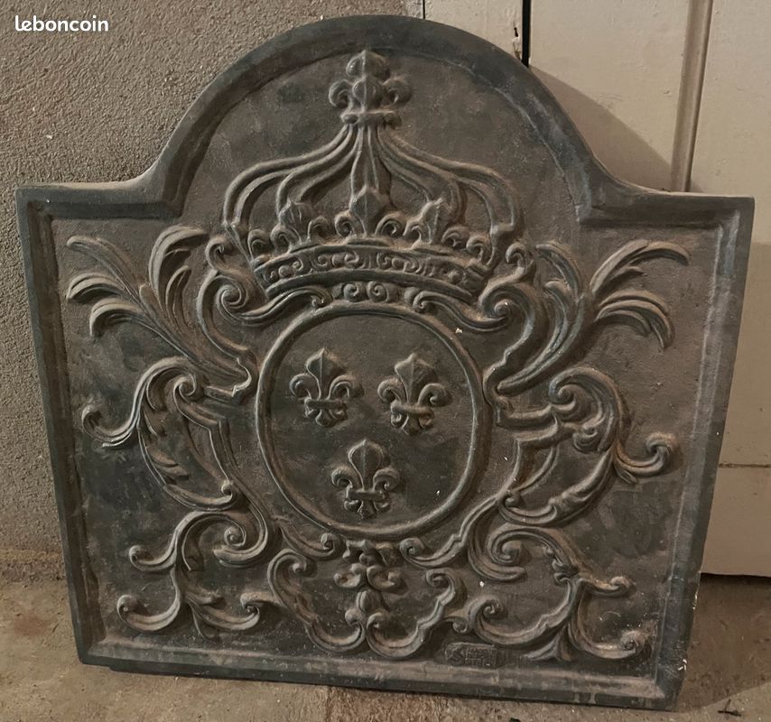 Plaque de cheminée en fonte de fer décor de fleurs de lys . XIX siècle . - Nord-Antique - Recent Added Items - European ANTIQUES & DECORATIVE