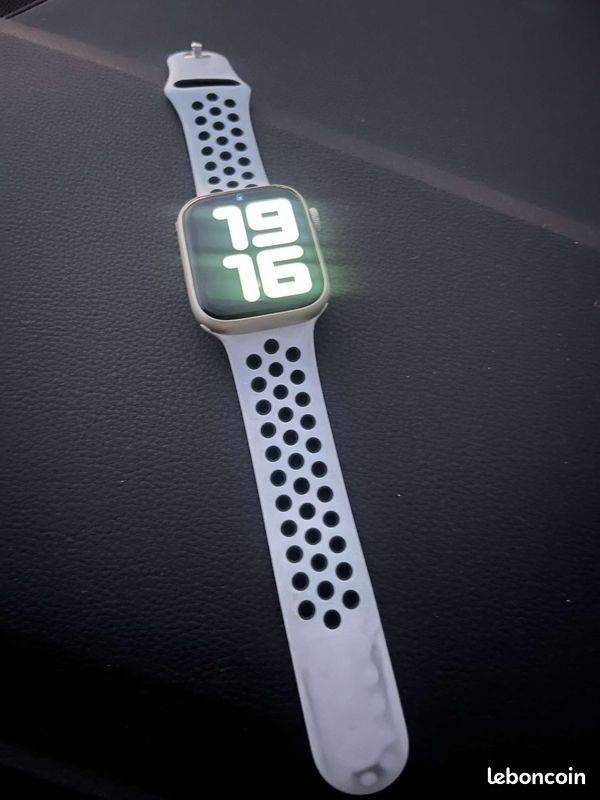 Iphone 15 Apple Watch serie (Edition Nike) Téléphones