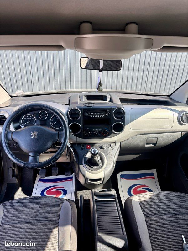 Peugeot Partner édition OUTDOOR/1,6 hdi 90cv/année 2010/220000kms/clim/trés propre (image 4)