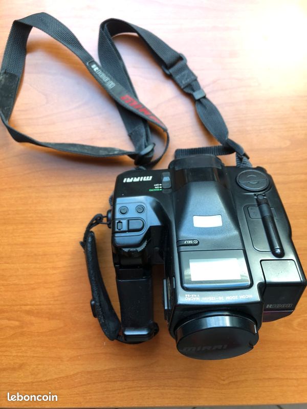 Lot 81 - A Ricoh Mirai 105 35mm autofocus SLR camera