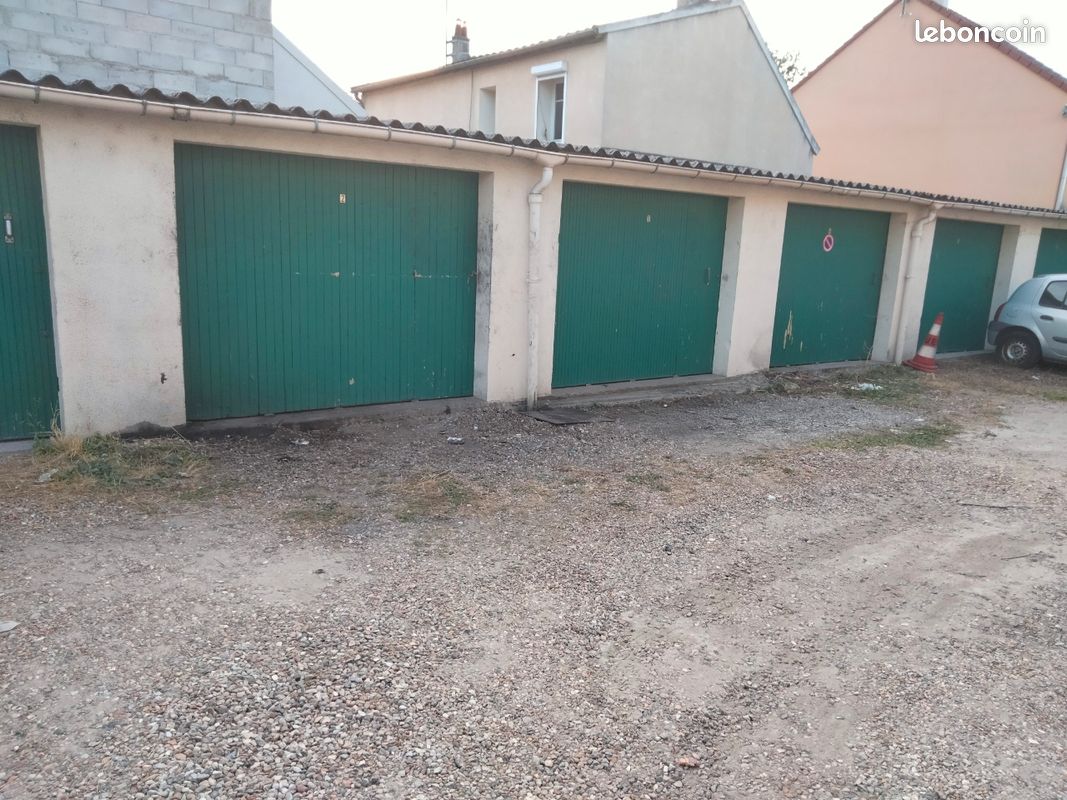 Boxe ave · à Champagne-sur-Oise · 120 000 €