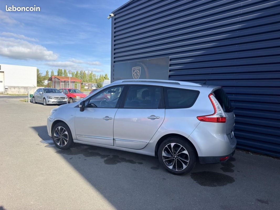 Renault Grand Scenic 1.5 dCi 110ch Bose EDC Euro6 7 places "Boite Automatique" (image 2)