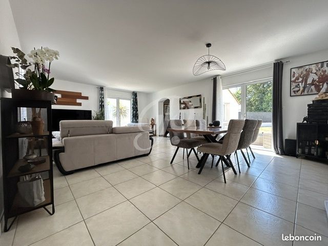 Maison 6 pièces 154 m² · à Coëx · 154 m² · 395 200 €