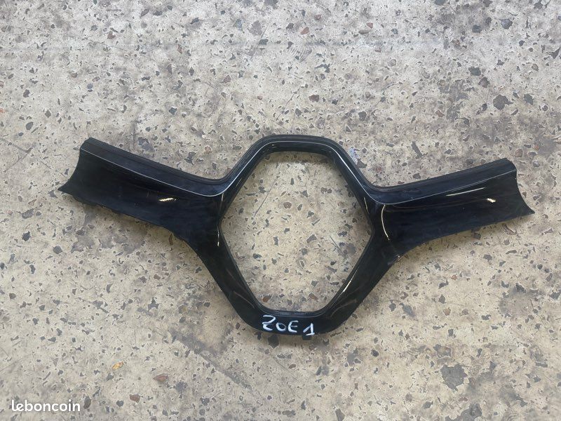 Enjoliveur calandre Zoé (image 1)