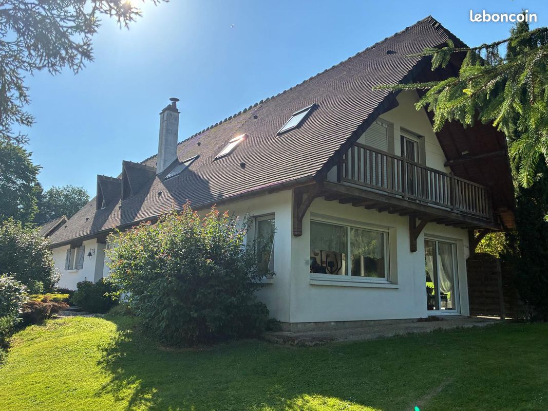 Maison 7 pièces 200 m² · à Saint-Germain-de-Pasquier · 200 m² · 390 000 €