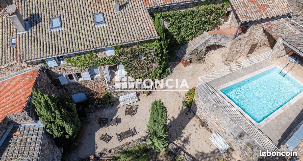 Maison 9 pièces 280 m² · à Peaugres · 280 m² · 531 000 €