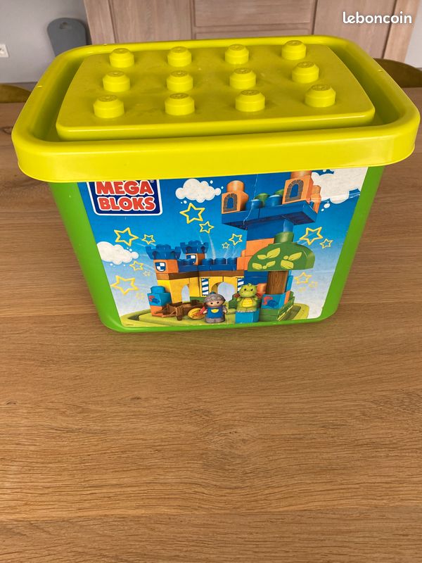 Mega block (image 1)